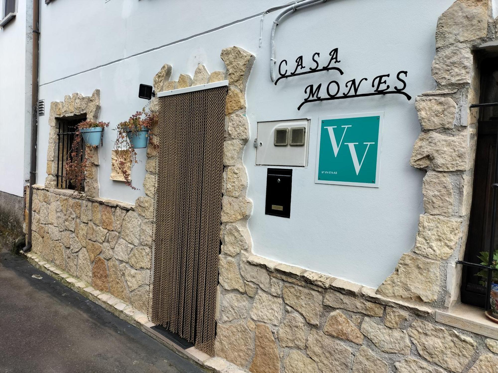 V.V Casa Mones Appartement Onís Buitenkant foto